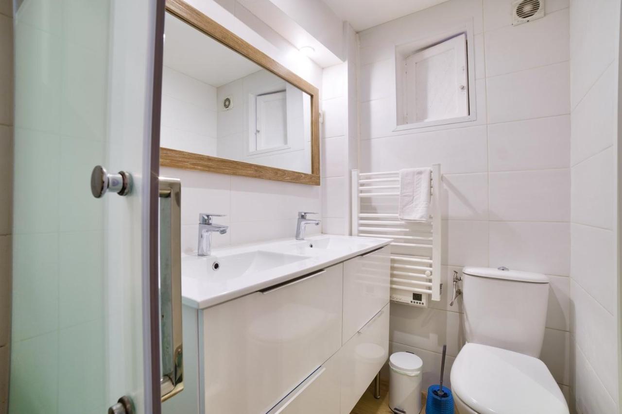 Superb Flat Near The Beach In Антіб Екстер'єр фото