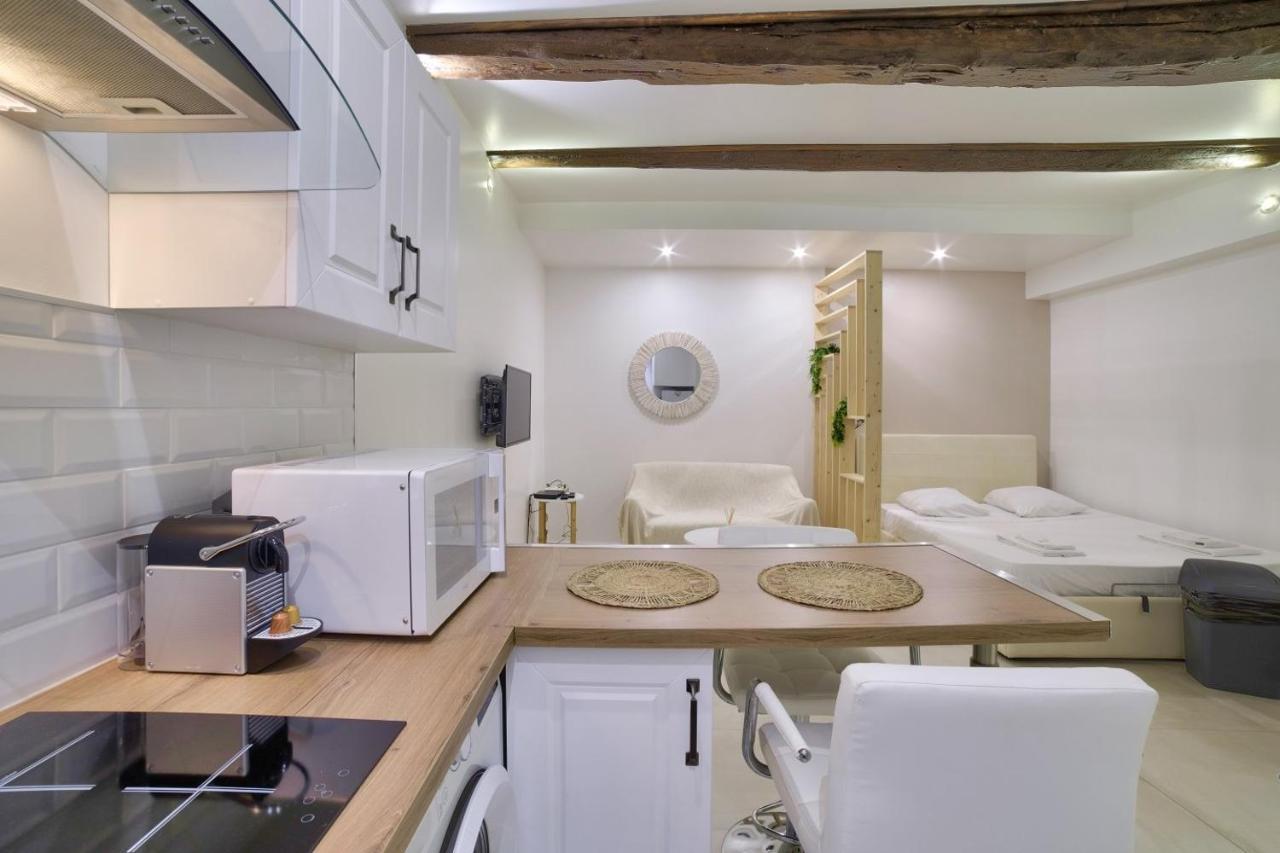 Superb Flat Near The Beach In Антіб Екстер'єр фото
